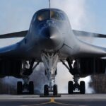 美 B-1B 폭격기, 괌서 ‘이례적’ 日 전진 배치…북중 동시 압박