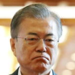 박 전 대통령에겐 예우말고 피의자로 다루라던 문재인. 자기에겐 무례한 짓?